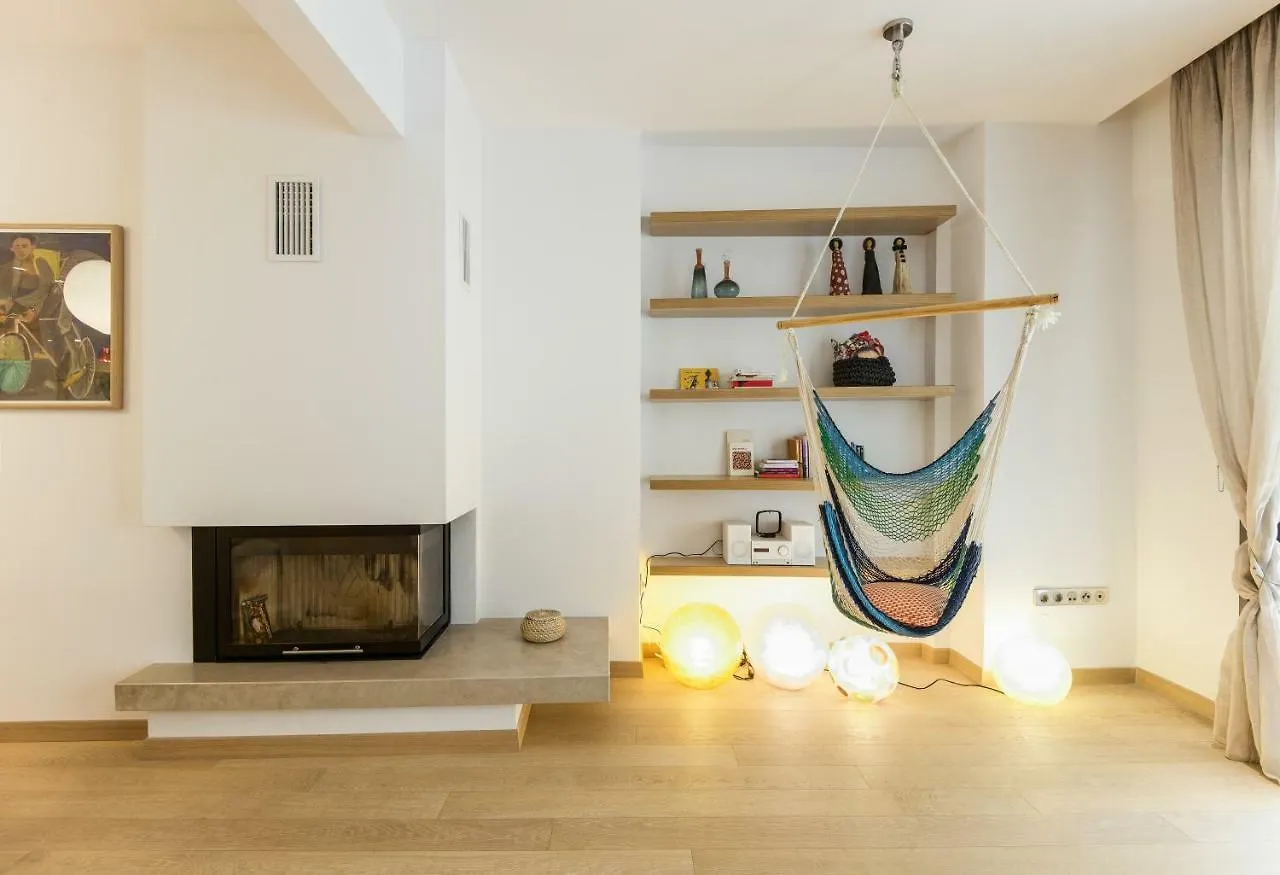 Stylish 3-Bedroom Apartment & Terrace Thessaloníki 0*,  Grækenland
