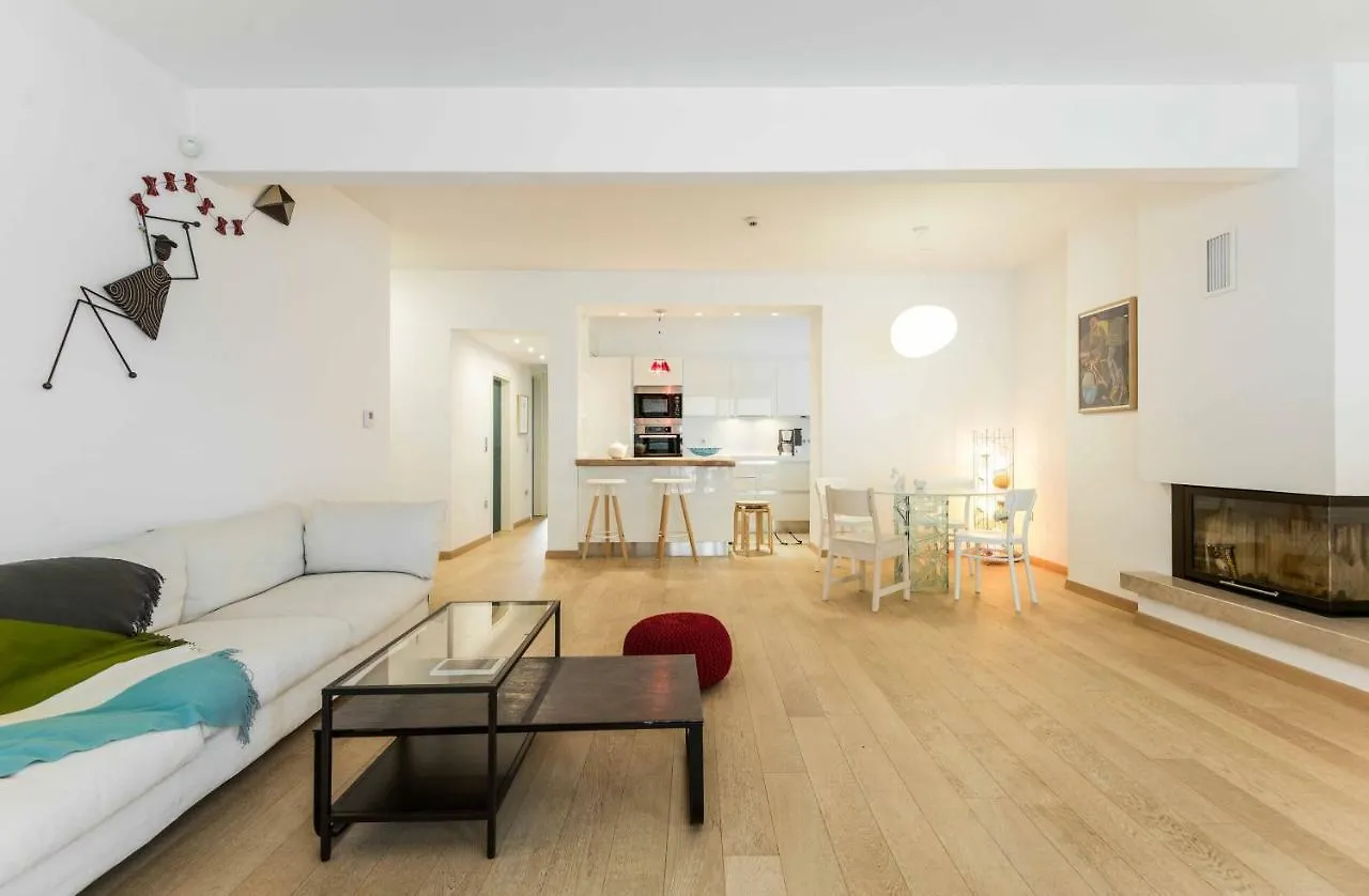 Stylish 3-Bedroom Apartment & Terrace Thessaloníki 0*,